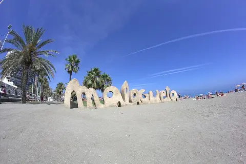 Vue panoramique de la plage de La Malagueta à Malaga, Espagne